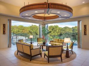 Et opholdsområde på Bali Hai Resort - 2BR Apartment with Resort Access