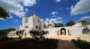Το κτήριο όπου στεγάζεται  the country house