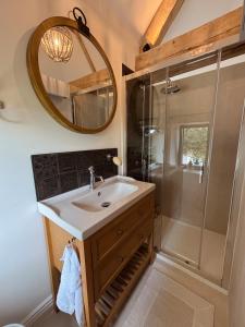 Koupelna v ubytování Nosjuce, un nid cosy au coeur de la campagne