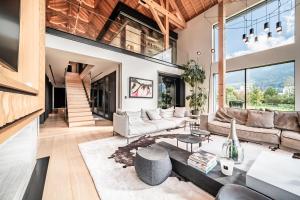 Фотография из галереи Chateau De Neydens в городе Saint-Cergues +33 фотографии