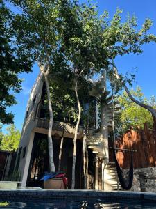 Το κτήριο όπου στεγάζεται  η βίλα