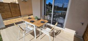 Et opholdsområde på Arillas Peacefull Bungalows