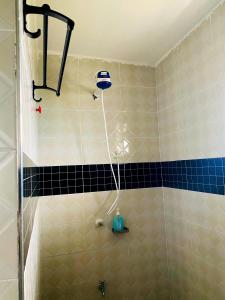 Un baño de Homa Hill studio apartment