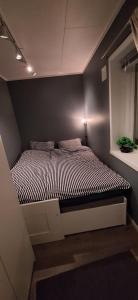 Ένα ή περισσότερα κρεβάτια σε δωμάτιο στο Basement apartment