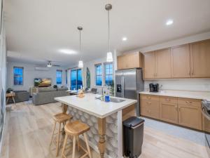 Køkken eller tekøkken på Kalo Homes - Sunset Retreat