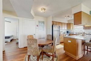 Billede fra billedgalleriet på Updated condo in oceanfront building with private beach access - near dining i St. Augustine