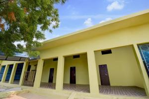 Το κτήριο όπου στεγάζεται  το ξενοδοχείο +21 φωτογραφίες