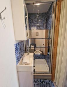 Ένα μπάνιο στο Sobo Studios +14 φωτογραφίες