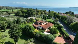 an aerial view of a estate with a house at Villa Artemisia - Villa Luxury 300m dal lago, Piscina salata, idromassaggio in Padenghe sul Garda