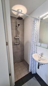 Ένα μπάνιο στο B&B Adrina