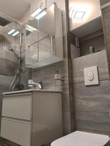 Et badeværelse på Lili Apartament