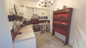 Køkken eller tekøkken på CAR-Volterra Cottage-AN