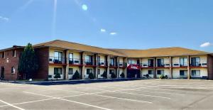 Gallery image of Red Roof Inn & Suites Newport - Middletown, RI in Middletown