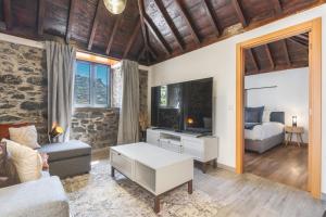 Μια τηλεόραση ή/και κέντρο ψυχαγωγίας στο Julianas House 1 by Atlantic Holiday