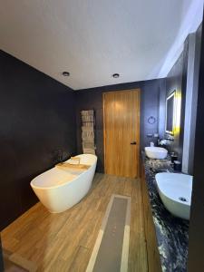 Koupelna v ubytování Luxurious house in Puebla + 44 fotografií