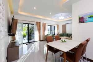 Χώρος καθιστικού στο Haleema Signature Villa - Bangtao Beach