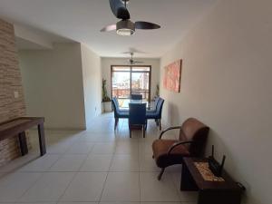 Χώρος καθιστικού στο Cobertura duplex na praia do morro