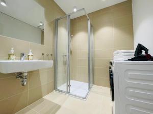 Ένα μπάνιο στο APSTAY City Prime I Parking option I Self Check-in +29 φωτογραφίες
