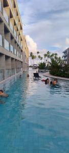 Bazén v ubytování Porto Life 2 - Gav Resorts nebo v jeho okolí