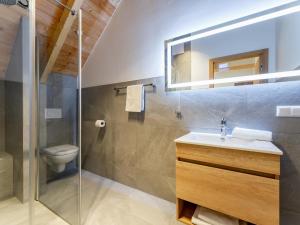Ένα μπάνιο στο Mountain Chalet Bergfreund +47 φωτογραφίες