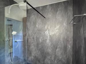 Koupelna v ubytování Forsthaus Heinrichsbach + 19 fotografií