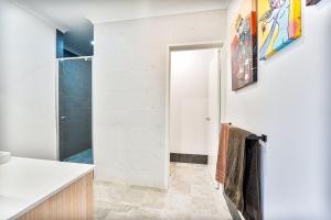 Φωτογραφία από το άλμπουμ του Master bedroom Beechboro στο Περθ