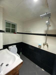 Ένα μπάνιο στο Crown Imperial Court - Arsad Homestay Brinchang