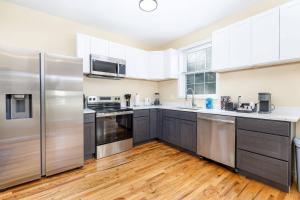 Gallery image of Bright & Cozy Stay in the Heart of Hartford in Stowe Village Housing Project