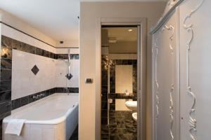 Kúpeľňa v ubytovaní Hotel Serenella
