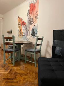 Posezení v ubytování Artist's quarter, Margit Apartment at the Danube