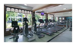 Fitness centrum a/nebo fitness zařízení v ubytování Jehan Numa Palace Hotel