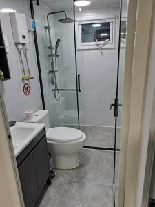 Bilik mandi di Krisanto white