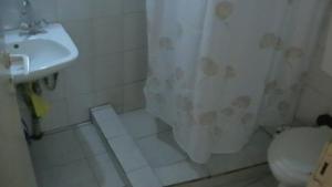 Phòng tắm tại St Denis Apartment