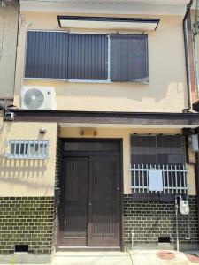 Budova, kde se prázdninový dům nachází