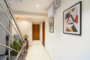 Φωτογραφία από το άλμπουμ του FabHotel White Pearl σε Jāmb