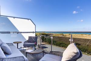 balcone arredato con vista sull'oceano. di Sommerfrische a Ahrenshoop