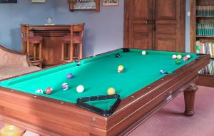 Τραπέζι μπιλιάρδου στο Belle Maison Avec Piscine