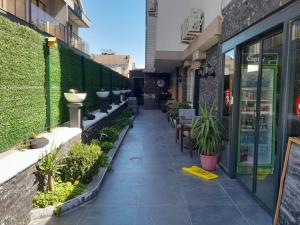 Το κτήριο όπου στεγάζεται  το διαμέρισμα