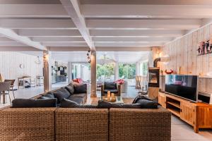 Μια τηλεόραση ή/και κέντρο ψυχαγωγίας στο Villa Centre Cap Ferret - Réf 40