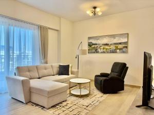 Χώρος καθιστικού στο Perfect Yas Island Escape