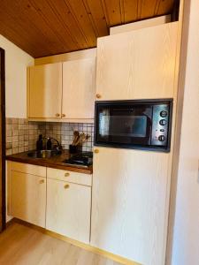 Η κουζίνα ή μικρή κουζίνα στο Chaletwohnung Thilo +7 φωτογραφίες