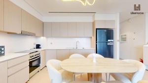 Fotografie z fotogalerie ubytování Enjoy Best Burj Khalifa View & Fountain Show From Balcony - Luxury 2BR next to Dubai Mall - Like Home v Dubaji