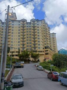 Το κτήριο όπου στεγάζεται  το διαμέρισμα