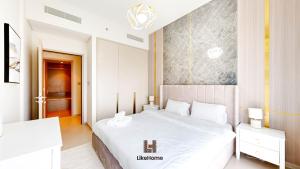 Fotografie z fotogalerie ubytování Enjoy Best Burj Khalifa View & Fountain Show From Balcony - Luxury 2BR next to Dubai Mall - Like Home v Dubaji