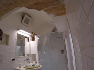 A bathroom at Latorreangioina