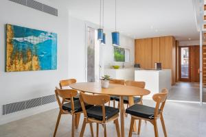 Η κουζίνα ή μικρή κουζίνα στο Villamar - Stunning Beachfront