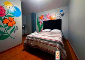 Una cama o camas en una habitación de Llama Llama - Hostel & Coworking 4 fotos más