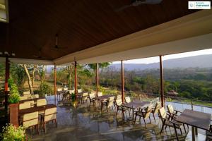 Gallery image of Aaryans rieverwood resort in Nasrāpur
