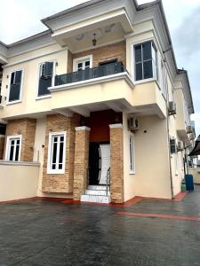 Το κτήριο όπου στεγάζεται  η παραθεριστική κατοικία +15 φωτογραφίες