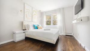 Gallery image of Luxury Designer Home near NYC with Free Parking in White Plains +6 photos